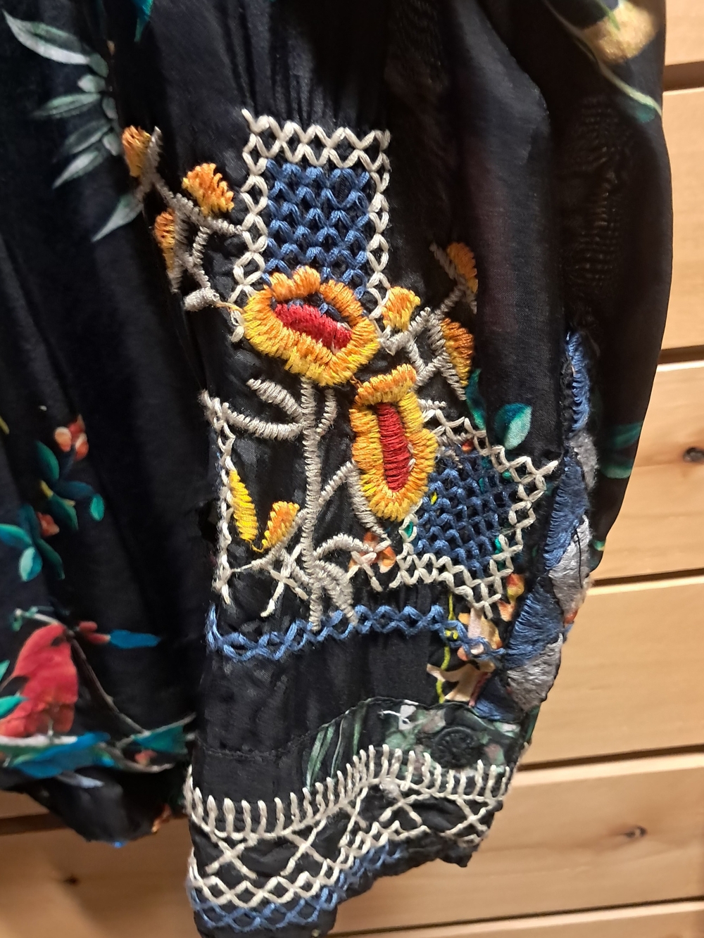 Biya Johnny Was Veda Embroidered Silk Blouse Top Black Boho Floral Bird L - Picture 2 of 5